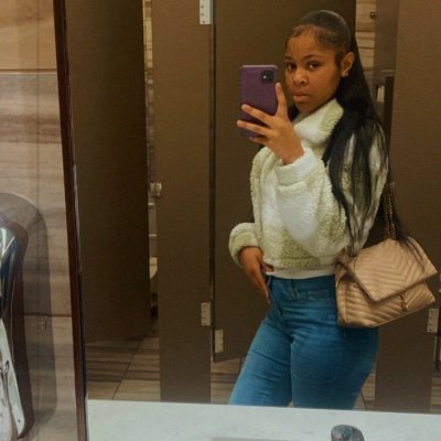 KeepingUpWithE_'s profile picture. 25✨