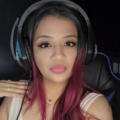 DarkLunaJenn Profile Picture