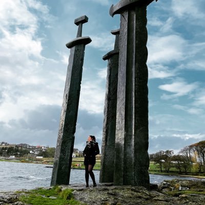 Cocoshaan's profile picture. #Norskish 🇳🇴⛄️ #UK 🇬🇧📍 #Virgo ♍️🔮 #Travel ✈️🌏 #FreePalestine 🇵🇸🍉 #Fashion 👗👠 #ManU ⚽️♥️ #Art 📚🎭 #PinkGin 🥂🌷