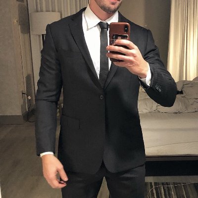 Traveling 40 yo Executive: Buying Content ♥️ Pleasure Dom ♥️ seeking Submissive ❤️ Video Sessions ♥️ DM “Yes Sir” if like minded and available