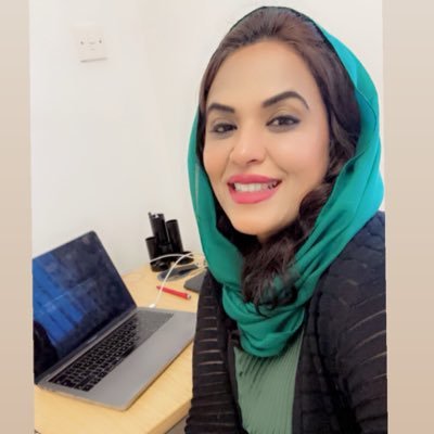 An ordinary girl with an extraordinary God. 🩺 Dermatologist🔸Founder- CEO Skinzo by Dr.Fareeha @drfareehaf (Private Health Hub)🔸Exec Leadership Coach 🇬🇧🇵🇰
