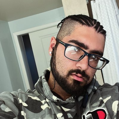 Songwriter // Author // Founder and CEO of Royal Road Entertainment🌴🚀🇦🇲