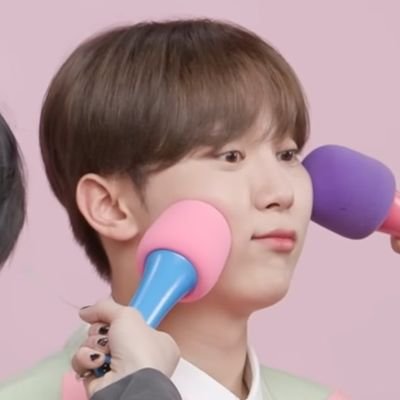 Seventeenメインです!🐻🍊
その他推しグルはNMIXX、BTS、Billlie、VIVIZなどなど、、雑食ペンです!
最近me:iの沼に片足突っ込んでます