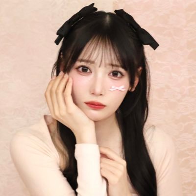 かわいくなきゃ生きてる価値なんてない。 みりにゃになりたかった女子大生美容垢。💎🇯🇵済→埋没、二重切開、目尻切開、グラマラスライン、鼻フル、顔・二の腕の脂肪吸引、エラボト、スマイルリップ、涙袋ヒアル💎予定→目尻切開（2回目）、目尻靭帯移動