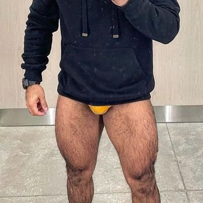 Soy pacífico,calmado ,me gusta admirar la belleza en todas sus https://t.co/8wY37Tv80W gustan los hombres de vello.corporal,machos y de barba, soy masajista .