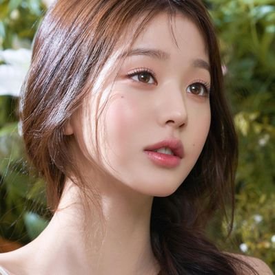 embodies an aura of captivating allure and charismatic grace, with her presence evoking an enchanting ambiance wherever she goes. #WONYOUNG' s softcopy