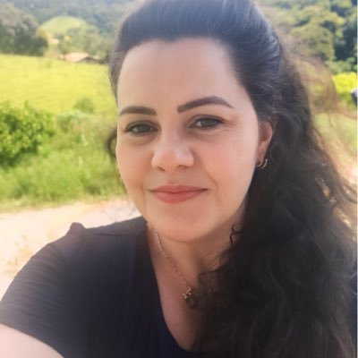 Cheia de opinião!!!! E de dúvidas, muito mais!!!! Não respondo a provocações de gente burra.