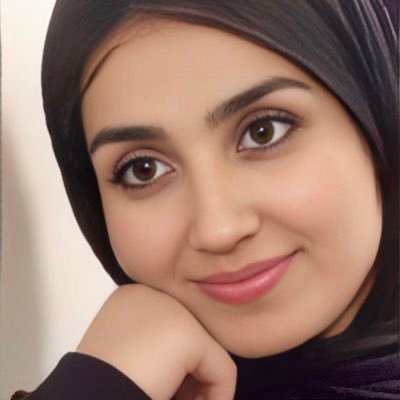 فعال حقوق زنان/تحصیل ماستر نیتورکینگ /کمپیوتر ساینس/همچنان زن متعرض علیه طالبان تروریست/شعار ما نان ،کار ،آزادی/عضو ارشد جنبش اتحاد و همبستگی زنان