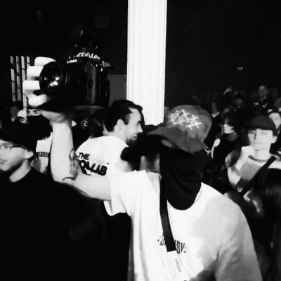 Fondateur @MovinPixelsCrew
Rap Clips, Events Aftermovies etc..