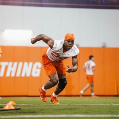 (6’1 210) rockstar @clemsonfb ||R.I.P. Pops 💔..|| naija boy 🇳🇬|| GPA : 3.8|| 100m: 10.8