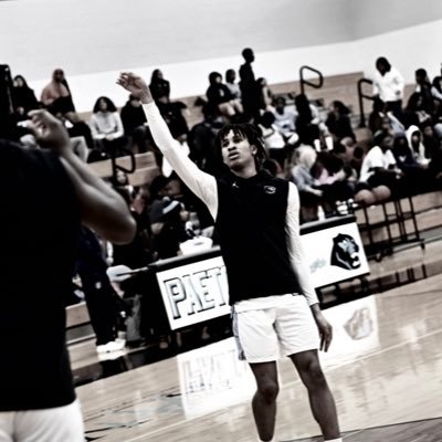 2027 l 6’3 l CG l 6’8 Wingspan l Paetow HS l 1x Academic All District l 3.75 GPA l 1x 2nd team All District