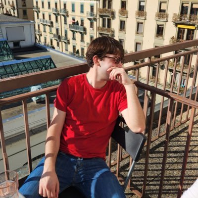 Eleuiz. Immer Real. Google Maps local guide. 3X Duolingo Champion. Secretary General 2024-2025. Advisory Board Co-president 2025/2026. #FriAnuel