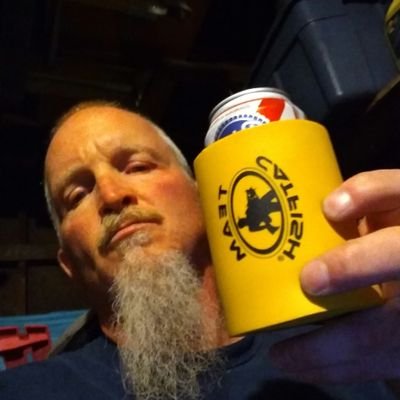 linux enthusiast, who searches for UFO's while fishing and drinkn PBR.