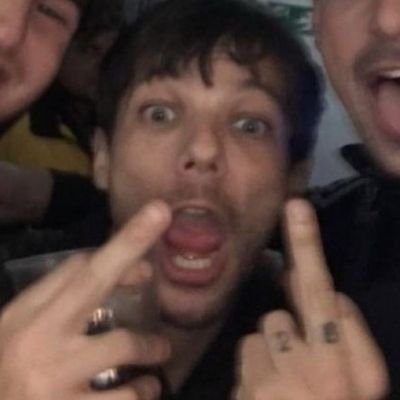 lucnicio's profile picture. she/her