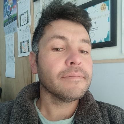 Ingeniero agronomo, encargado de las áreas verdes de la municipalidad de Castro. Agroecología, compostaje, plantitas.