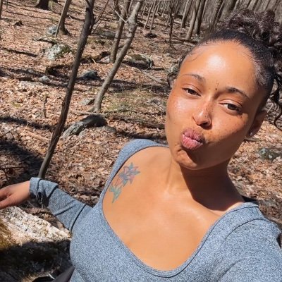 Sweet_AsHoneyy's profile picture. ♥️