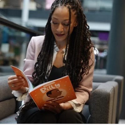 1st Black Children’s author born in Wales 🧜🏾‍♀️ Director | Historian | Translator @TranslatesLily Former PM Decolonising Collections @AmgueddfaCymru 😉