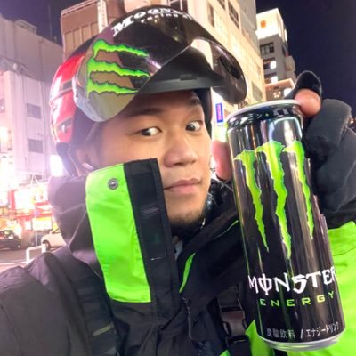 名古屋でUber配達員をしてる九州男子🐟💚#トゥレット症 という癖の強い病気持ち→「あいよっ❗️」が口癖。一度見たら忘れられないインパクトを残します😙#CBCテレビ 密着取材中🎥👌面白い人とチック症の方フォローします！気軽に魚屋さんとお呼びください🐟⭕️#チック症 #Ubereats #出前館