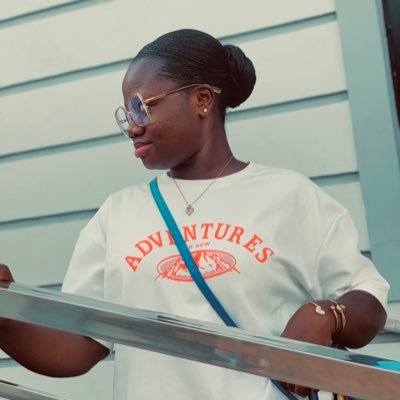 AbosedeAde92050's profile picture. live life🫂.      love life😋