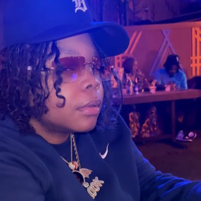 U have 2 judge a person by thier principles I HATE DICK SUCKERS BUT U CAN LICK IT A LIL BIT ;) #TEAMBLESSED #TEAMLESBIAN #TEAMGEMINI #TEAMWEED #TEAMFOLLOWBACK