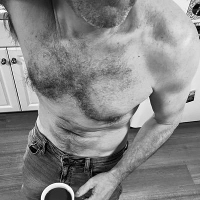 Finding my way through life’s adventures. Making friends, sharing beauty, sensuality and crazy thoughts, some NSFW. Single-Exploring. Not buying 🤷♂️🔞