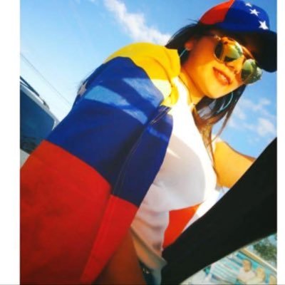 Abogada | comerciante | Politica | venezolana | amante de la naturaleza y defensora de la educación.