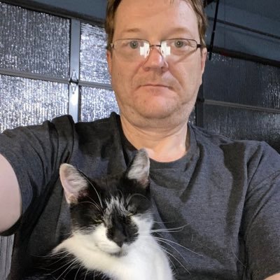 CharlieHen1974's profile picture. 
