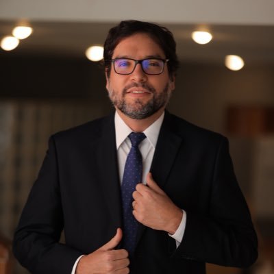 Procurador do Estado de Minas Gerais e jogador de futebol aposentado em atividade