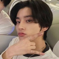 niniᡣ𐭩(@jayloveschoclo) 's Twitter Profile Photo