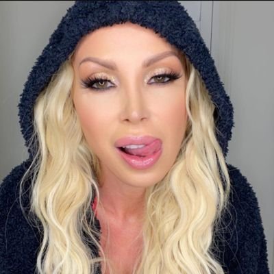 official Nikki Benz twitter to reply to fans