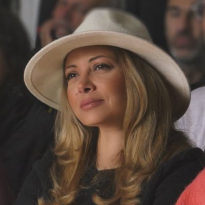 cofondatrice @femmeazadi 100% Iran. Perse et Kurde. Conférencière, chroniqueuse et créatrice de contenu . Autrice 📖« je suis iranienne » et « mon combat »