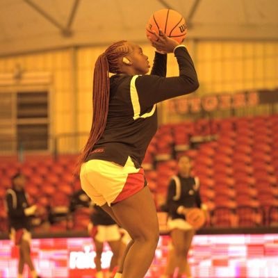 Rutgers Newark #22 5’7 170  3.0 GPA. LOOKING FOR A HOME 🙌🏾🏀