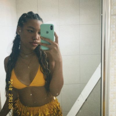 lizzclarx's profile picture. pq eu tô aqui se eu não sei usar isso?