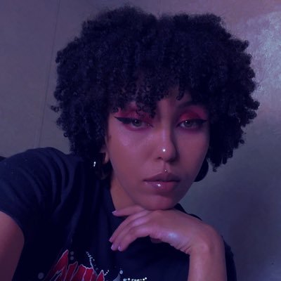 lover girl shit | occasional anime watcher | space & horror junkie | kpop multi | future therapist 🧠💭