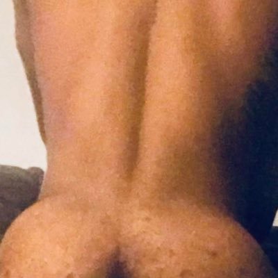 DL, BI, Los Angeles Solo content creator, DM to collab!  Findom Master, Verbal domination! This body is not complimentary! 🔗 🟰 🔋