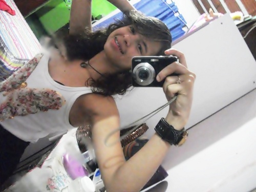 Mineiraa!!!
Rebelde,Atleticana ,Carinhosa,divertida, quando que eeh umaa mala sem alça & Muito Felizz e etc...SEGUE AI GALERA!