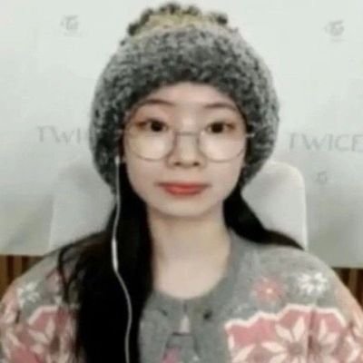 #kpoptwt 

Dahyun no me miraría así.