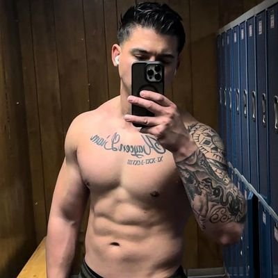 jifgggs's profile picture. Army🇺🇲
God#
Family is movation 
Gym is life