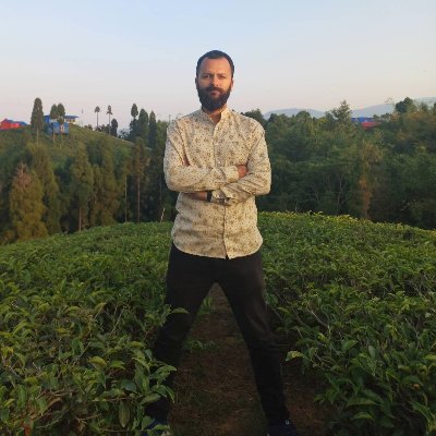 Waiting for the moment when Universe would make sense.
#a_software_engineer
#a_chess_player
#a_flute_player
