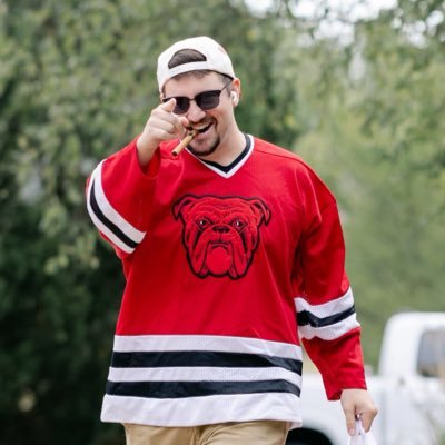 Father of 2👨🏻🍼👨🏻🍼Funeral Director ⚰️ ⚰️ Sport Watcher ⚾️ 🏈 🏀 ⛳️