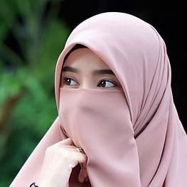 A Muslim girl looking for 🕊️🕊️ peace'