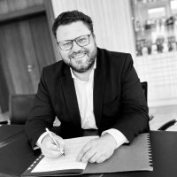 Lars Kluge (@klugelars) Twitter profile photo