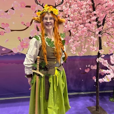 I love LARP and cosplay :) any pronouns🌈queer and auDHD 🌻 lvl21🍂✨🌿🐌