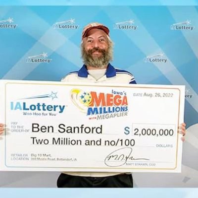 Lowa - A Davenport man who takes home $2M Mega Millions price giving back to society by paying credit card debts.🇺🇸🇺🇸