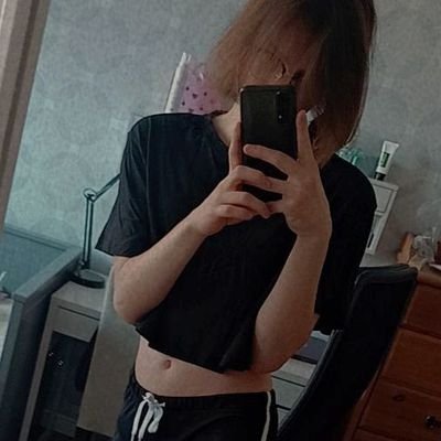 19yo // she/her // transgirl // NSFW profile