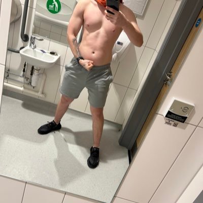 🇬🇧| 24 | twink | vers bottom | dirty lad |Regular uploads | lots of filthy content | gym progress💪| 🍑🍆💦😈| Message me to collab 😍