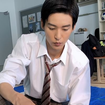 Snow Man & WEST. 💛(🩷) , 🖤 / ❤️ , 💙
ฟังญี่ปุ่นออกนิดหน่อย ปัจจุบันเก็บเงินซื้อตั๋วไปคอน (๑´•.̫ • `๑)