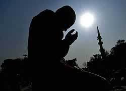 Hidup ada caranya. Dan itulah yang terkandung di dalam Al Qur'an dan pesan nabi Muhammad SAW.