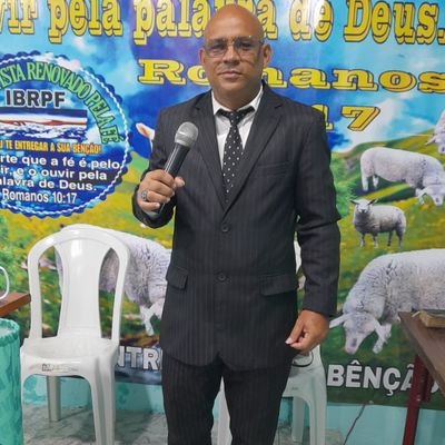 A melhor coisa que uma, pessoa pode ter, e Jesus Cristo dentro do coração! tudo pode acontecer nas nossas vidas, mais Jesus Cristo ele, e a solução de tudo.