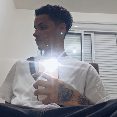 Unknowm_4's profile picture. The essential is invisible to the eyes, and can only be seen clearly with the heart.🌠